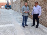 Juan Bautista Juan, Alcalde de Vinaròs, visita las obras del nuevo pasaje junto a la iglesia Arciprestal