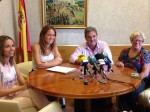 La directora general de Familia y Mujer de la Generalitat visita el centro Infodona de Vinaròs